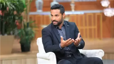 كريم فهمي عن سخرية سيدة من صورة بناته: أحمد أخويا قام بالواجب (فيديو)