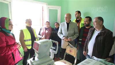 سكرتير عام بني سويف يتفقد القافلة الطبية بقرية سدمنت الجبل 