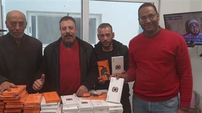 جمارك السلوم تضبط محاولة تهريب عدد من الساعات الذكية والسماعات