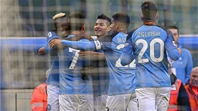 نابولي الإيطالي يعلن تمديد عقد نجم الفريق حتى 2027