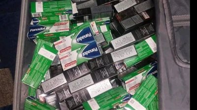 جمارك مطار سوهاج تحبط محاولة تهريب سجائر إلكترونية وساعات ذكية وأقراص البنادول