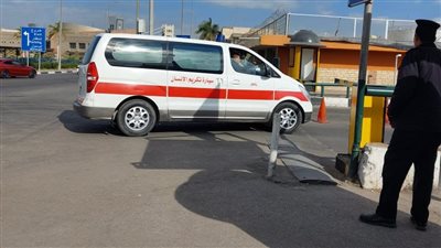 خروج جثمان مرسي عطا الله من مطار القاهرة لبدء مراسم التشييع 