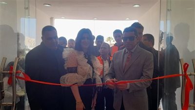 أشرف صبحي يفتتح المركز الطبى الرياضى بالغردقة أثناء زيارته البحر الأحمر