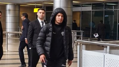 الزمالك يصل مطار القاهرة بعد التعادل مع المريخ السوداني (صور)