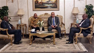 رئيس برلمان دولة زيمبابوي يزور محافظة أسوان 