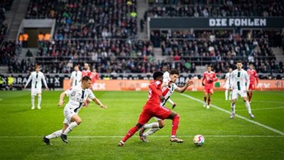 بايرن ميونخ يخسر بثلاثية أمام مونشنجلادباخ في الدوري الألماني