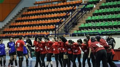 سيدات يد الأهلي يفزن على الطيران في الدوري