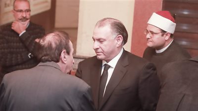 الإعلامي محمد فودة يقدم واجب العزاء للفنانة إيناس كامل في وفاة والدها ( صور) 