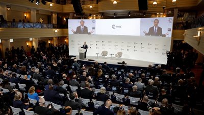 وزير الخارجية الصيني: استخدام أمريكا المفرط للقوة أضر بالعلاقات بين بكين وواشنطن