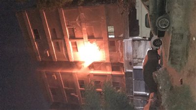 انتداب المعمل الجنائي لمعاينة شقة سكنية نشب بها حريق في العمرانية