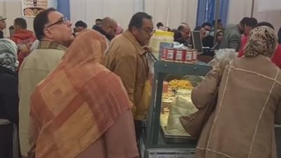  تخفيضات 20% للمنتجات الغذائية في معارض أهلا رمضان بالإسكندرية (فيديو)