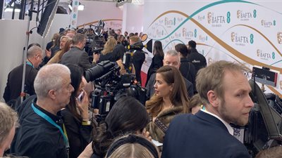 الاستعدادات النهائية قبل انطلاق حفل البافتا (فيديو وصور)