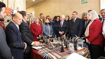 وزير التعليم يدشن مبادرة 100 مليون شجرة في البحيرة 