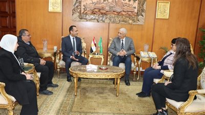 رئيس جامعة المنوفية يستقبل رئيس قسم المخ والأعصاب بكلية الطب في أوكاياما