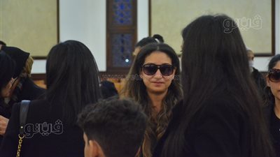 الحزن يعلو وجوه أبناء الراحل مرسي عطا الله خلال عزاء والدهم (صور) 