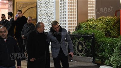 مصطفى كامل ورامي صبري وأحمد حسن في عزاء شقيق حكيم (فيديو وصور)