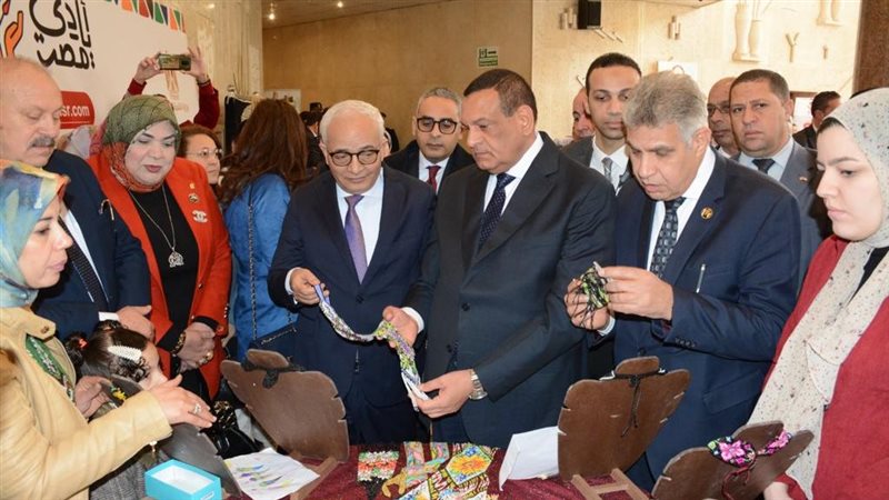 وزيرا التنمية المحلية