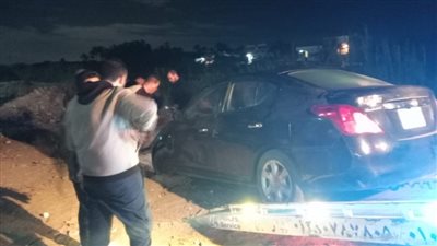 انتشال سيارة ملاكي من ترعة الإسماعيلية دون خسائر بالأرواح 