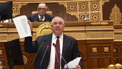 وزير الزراعة يستعرض جهود إنتاج تقاوي الخضر والقصب بالشتل وتحديث الري