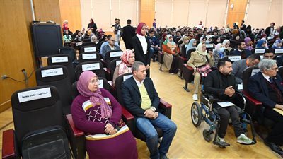 رئيس جامعة الفيوم يفتتح مؤتمر الباحثين الشباب بكلية الآداب