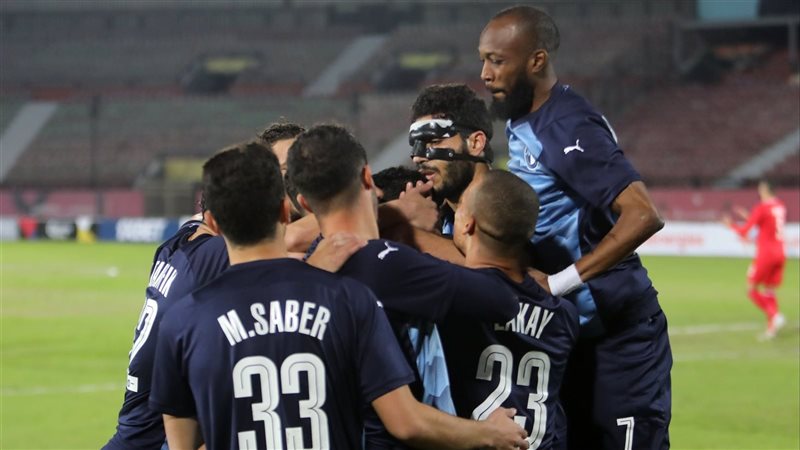 بيراميدز، فيتو