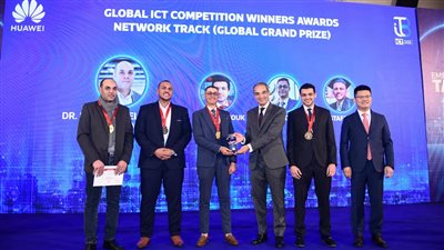 وزير الاتصالات: حريصون على إطلاق البرامج والمبادرات لتنمية مهارات الطلاب والخريجين