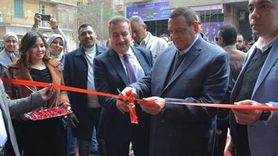 وزير التنمية المحلية يفتتح أهلا رمضان ويسلم مساعدات للحالات الإنسانية بالمنوفية (صور)