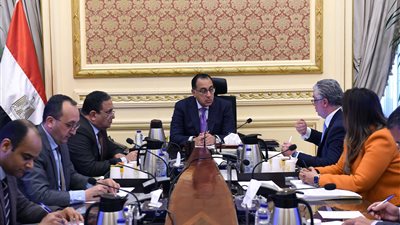 رئيس الوزراء يستعرض الموقف التنفيذي لمشروعات المنطقة الاقتصادية لقناة السويس