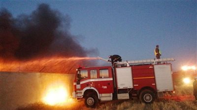 الدفع بـ 6 سيارات إطفاء للسيطرة على حريق قش الأرز بالدقهلية 