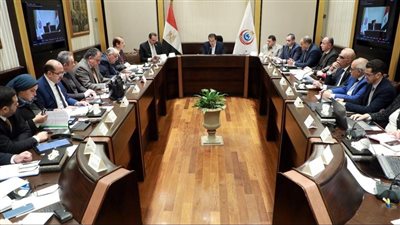 وزير الصحة يوجه بزيادة أعداد الفرق الطبية بجميع المنشآت الصحية