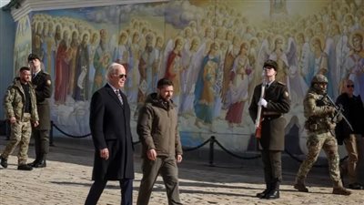 الجارديان تكشف كواليس جديدة في زيارة بايدن المفاجئة إلى أوكرانيا 