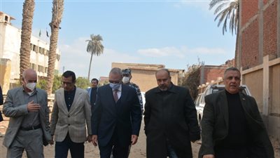 محافظ القليوبية: صيانة شبكة الكهرباء وبالوعات الصرف الصحي لحماية المواطنين