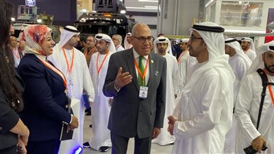 وزير خارجية الإمارات يتفقد جناح الهيئة العربية للتصنيع بمعرض أيدكس أبوظبي