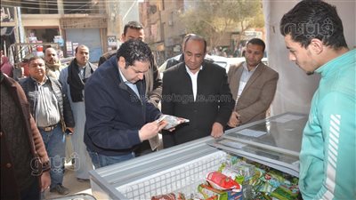 نائب محافظ بني سويف يتابع انتظام العمل بمعرض أهلًا رمضان بالواسطى