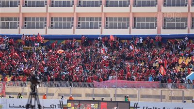 جماهير الأهلي في الاستاد لدعم فريقهم أمام أسوان (فيديو وصور)