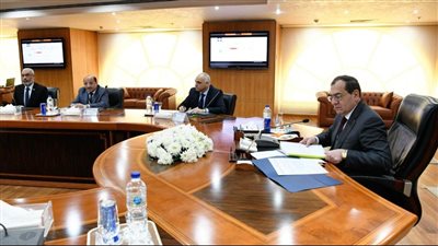 الملا يؤكد استمرار قطاعات البترول تحقيق استراتيجية الوزارة 