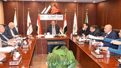  غرفة الجيزة تناقش منشور وزارة الصناعة بتحديد المقرات لانتخابات ٢٠٢٣- ٢٠٢٧