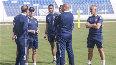 كولر يجتمع مع جهازه المعاون في الأهلي استعدادا لمواجهة الداخلية