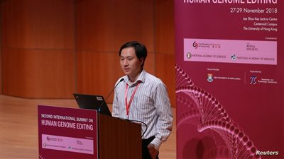 هونج كونج تلغي تأشيرة عالم صيني عدل جينات توأمين قبل ولادتهما