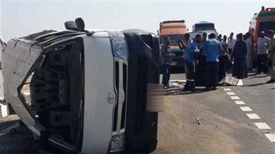 المباحث تستمع لأقوال مصابي حادث انقلاب ميكروباص أعلى الطريق الدائري الأوسطي