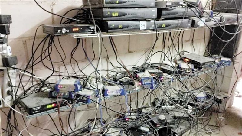 اجهزة فك الشفرات،