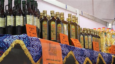 ننشر أسعار المخلل وزيت الزيتون بمعرض أهلا رمضان