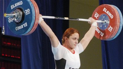 نهلة رمضان تزلزل تويتر بعد فقدها القدرة على الحركة، ومتابعون: أنقذوا من أسعتدتنا