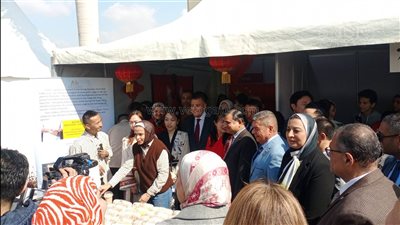 عرض موسيقي وأغاني وطنية في مهرجان الشعوب في جامعة عين شمس (فيديو)