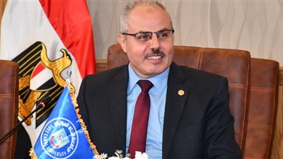 رئيس جامعة القناة: إطلاق القوافل الطبية إلى مدارس الإسماعيلية 
