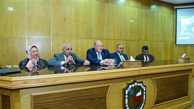 شباب الباحثين بجامعة سوهاج يوصي بتوجيه المخرجات لحل مشاكل المجتمع