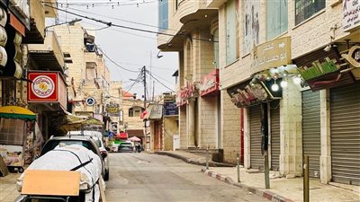 فلسطين تتحول إلى مدينة أشباح تزامنا مع بدء الإضراب الشامل (صور)