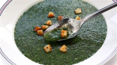 طريقة عمل الملوخية الناشفة، لذيذة وخفيفة وسهلة التحضير