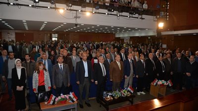 محافظ أسيوط يشهد حفل تكريم الفائزين بمسابقة أوائل الطلبة في موسمها الثاني 