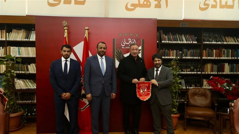 الخطيب مع رئيس الشارقة